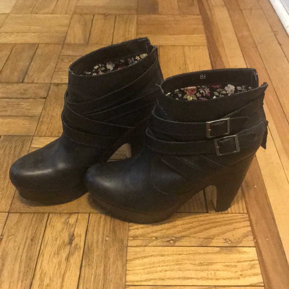 Seychelles high-heeled booties